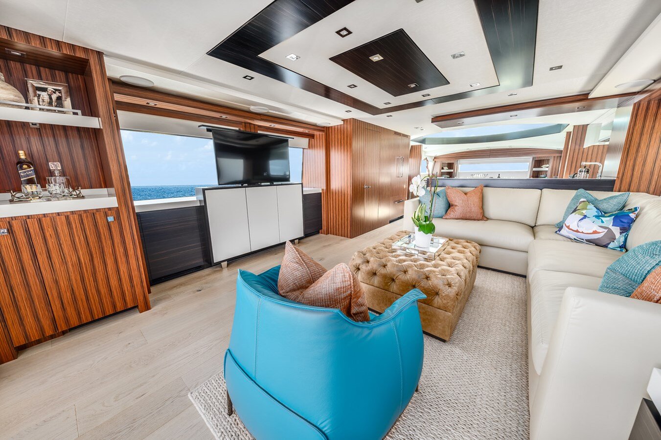 2021-hatteras-75-280c85