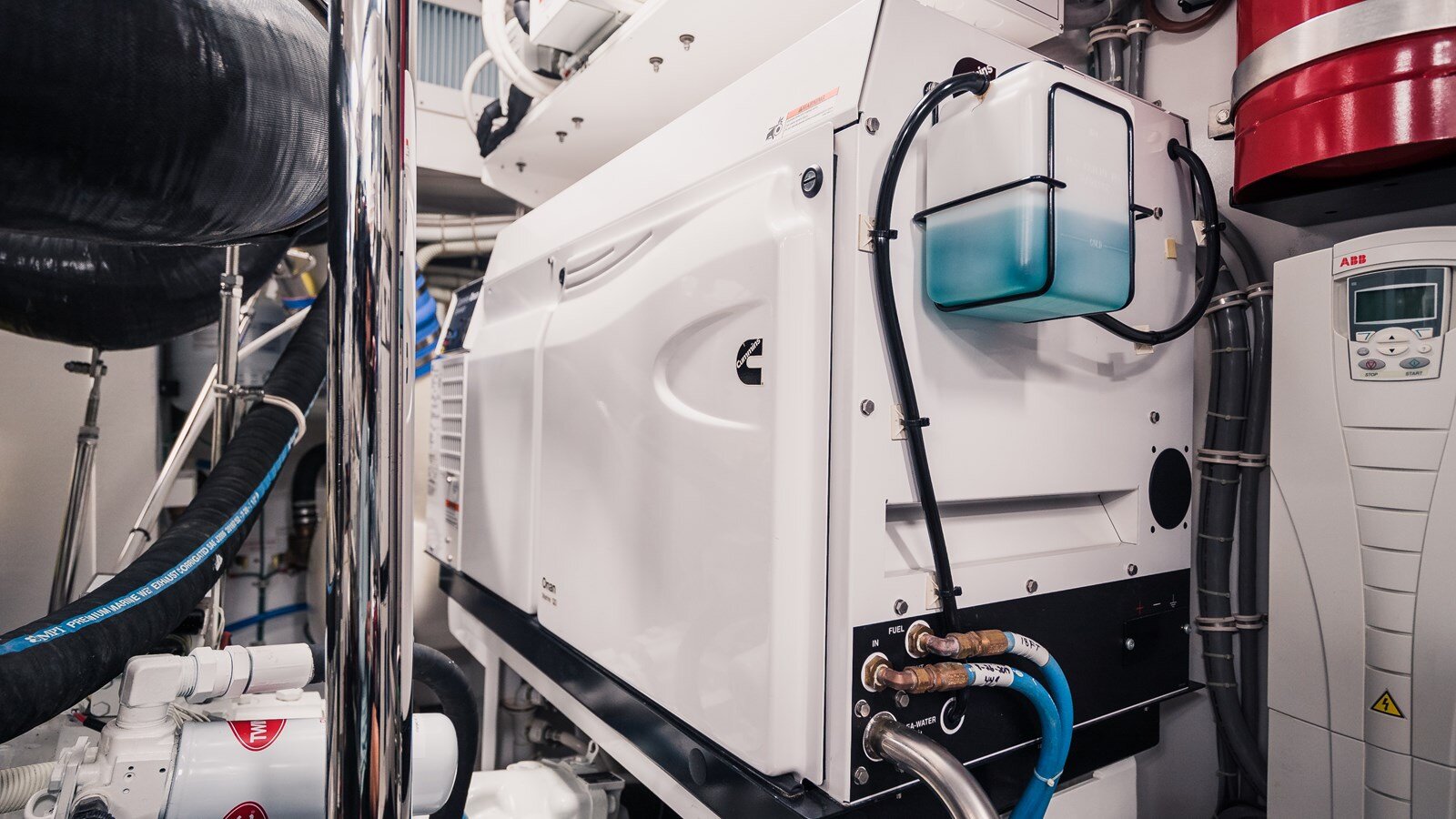 2021-hatteras-75-280c85