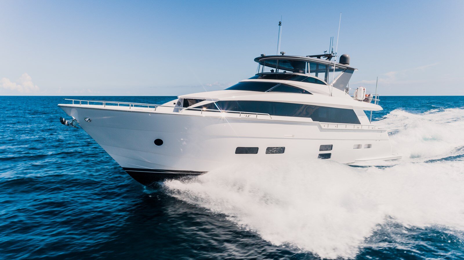 2021-hatteras-75-280c85