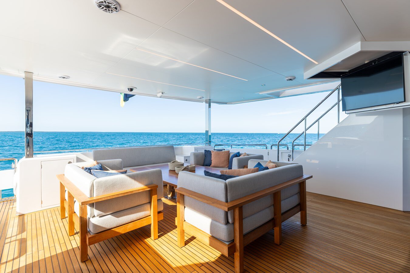 2021-horizon-yacht-94-8eae2c