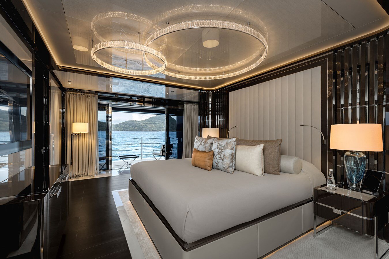 2021-isa-yachts-213-3-a5a497