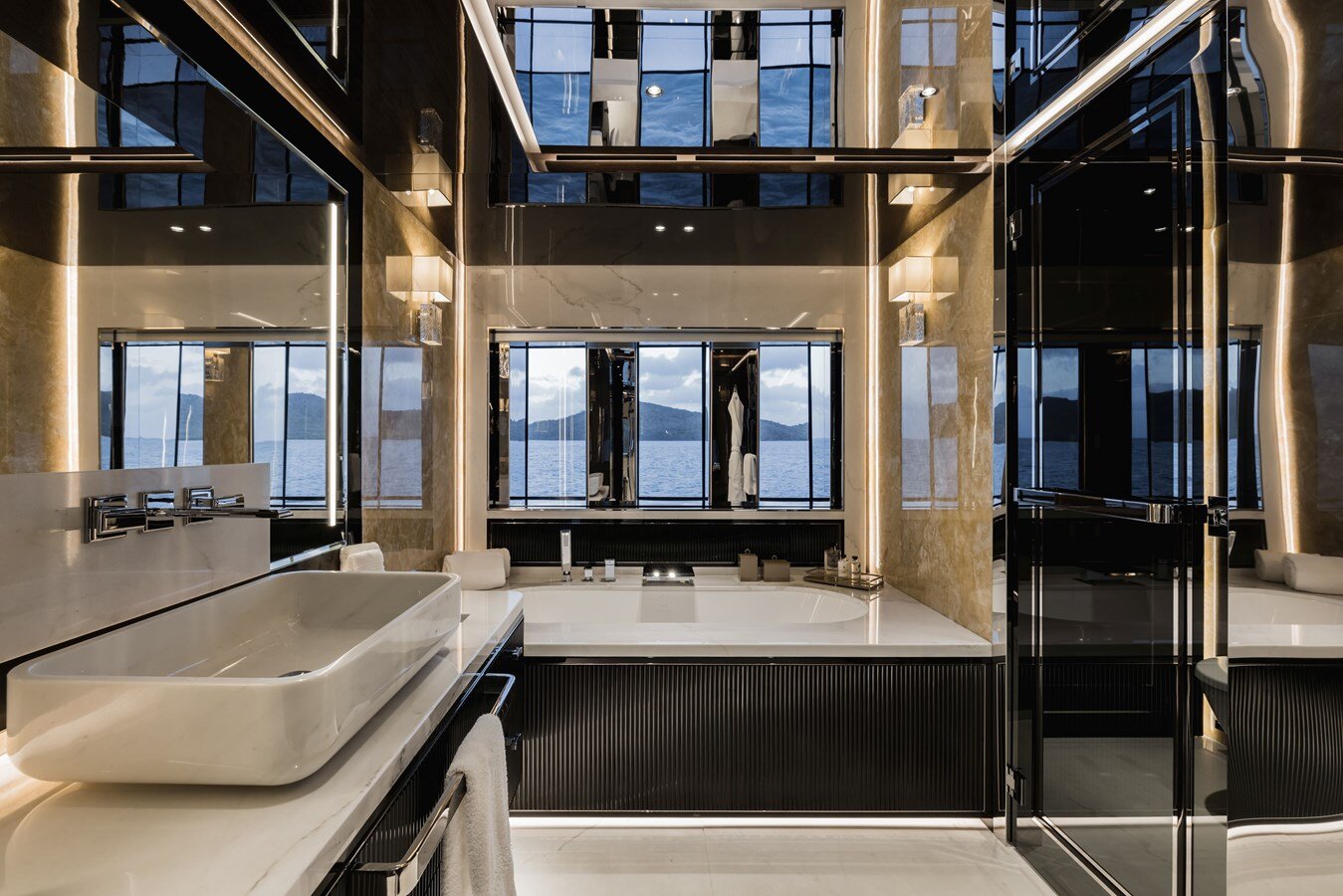 2021-isa-yachts-213-3-a5a497