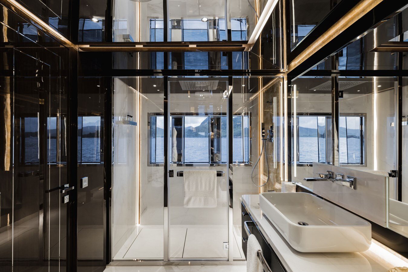 2021-isa-yachts-213-3-a5a497