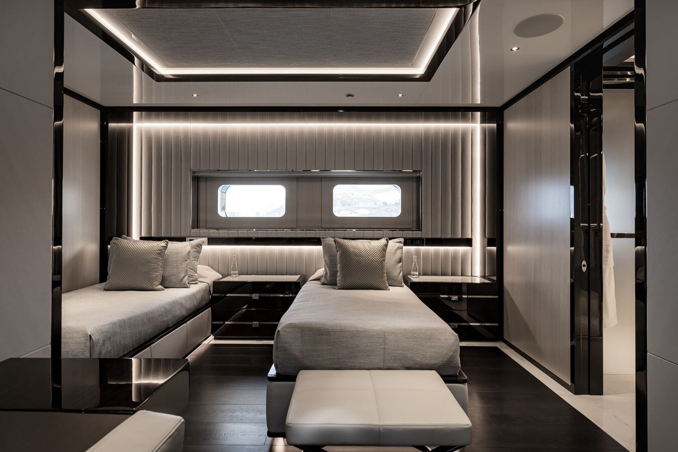 2021-isa-yachts-213-3-a5a497