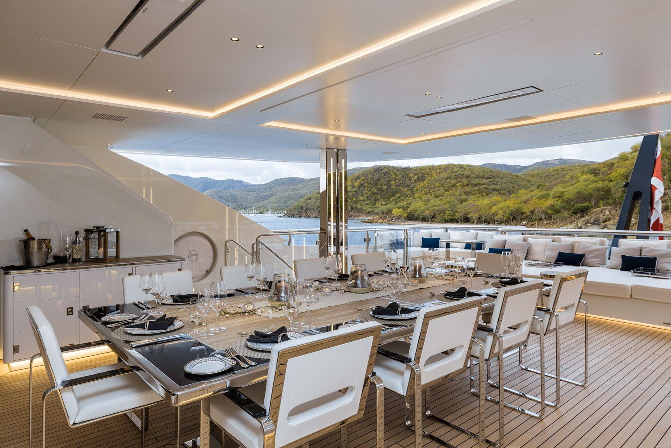 2021-isa-yachts-213-3-a5a497