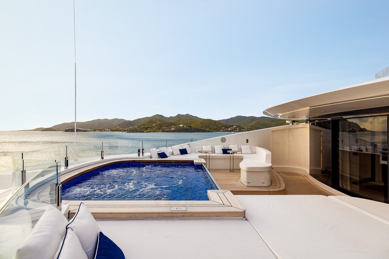 2021-isa-yachts-213-3-a5a497