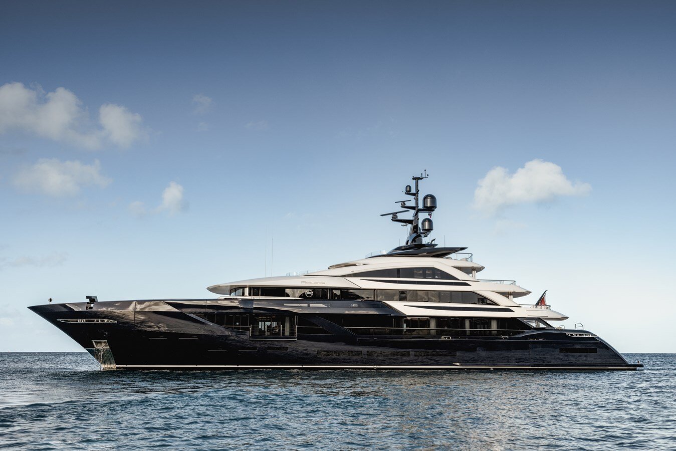 2021-isa-yachts-213-3-a5a497