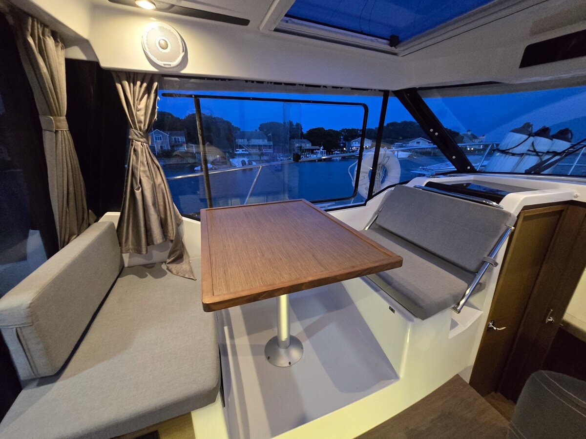 2021-jeanneau-30-db8273