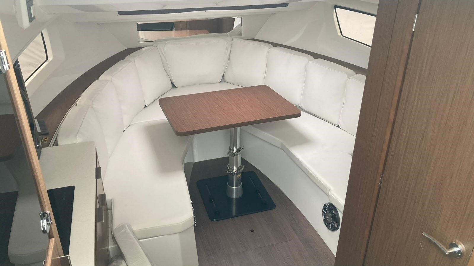 2021-jeanneau-35-10-1d26bc