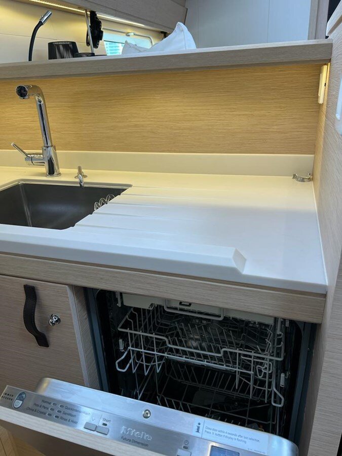 2021-jeanneau-power-64-0c2be9