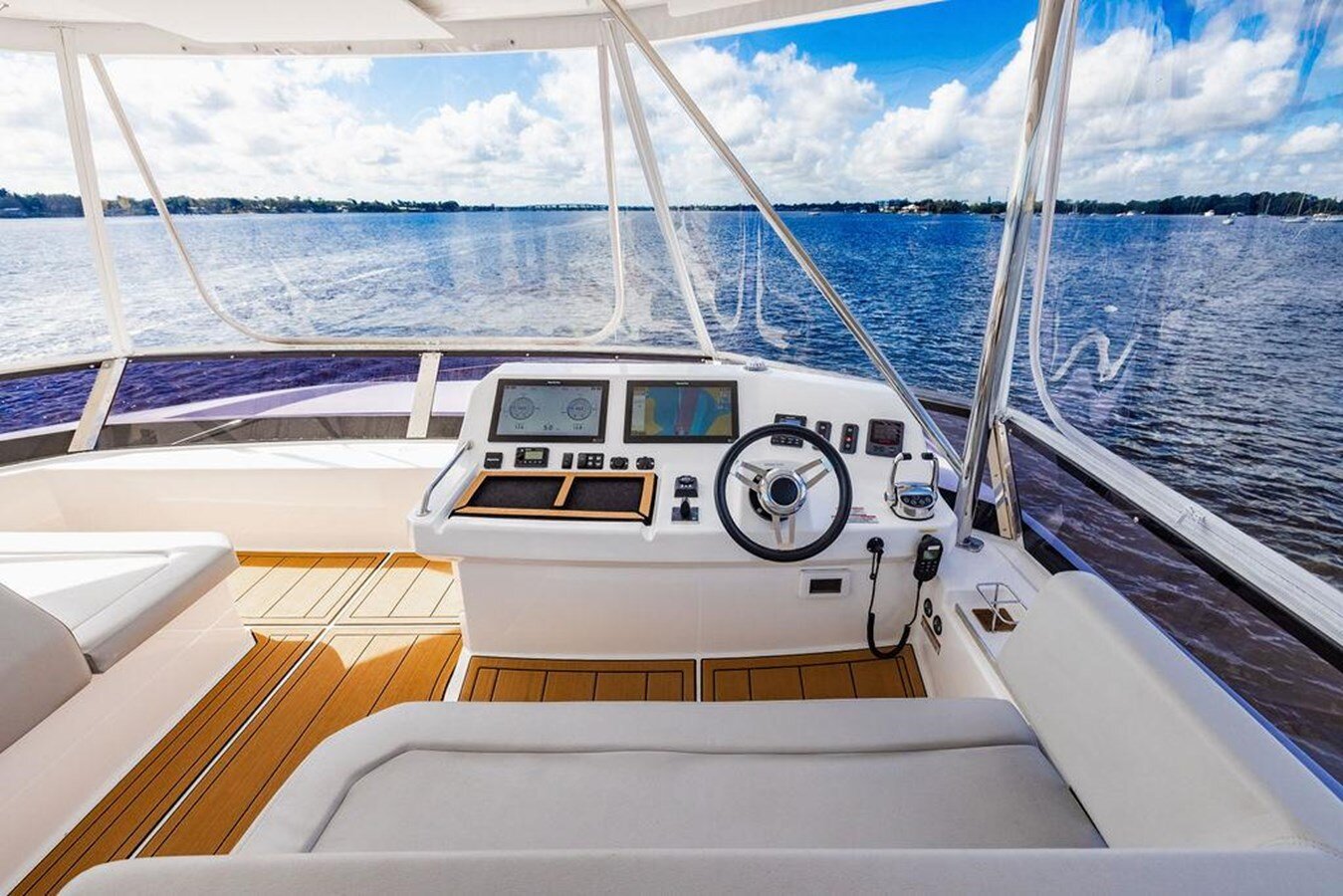 2021-leopard-catamarans-53-1-c915b7