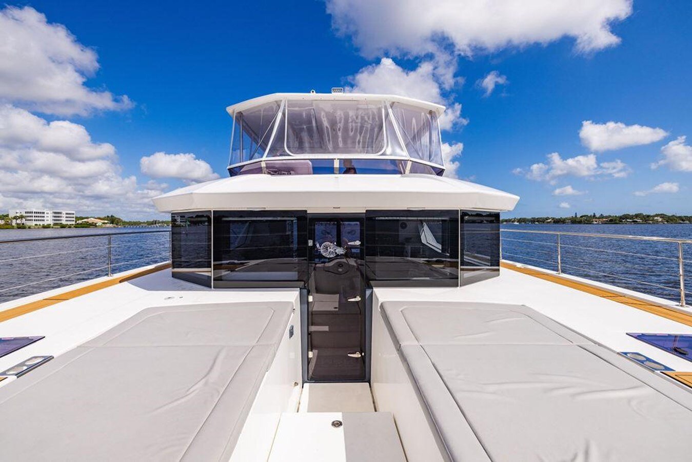 2021-leopard-catamarans-53-1-c915b7