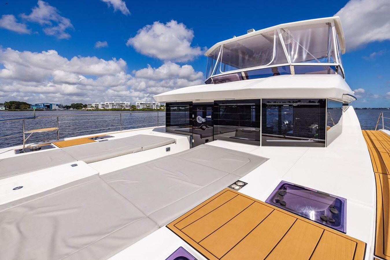 2021-leopard-catamarans-53-1-c915b7