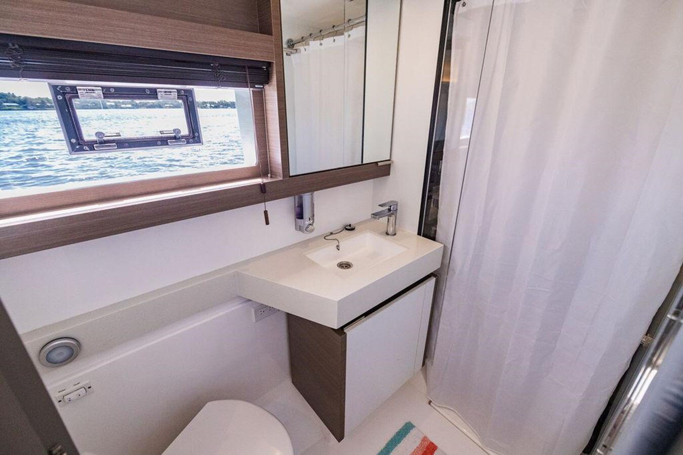 2021-leopard-catamarans-53-1-c915b7