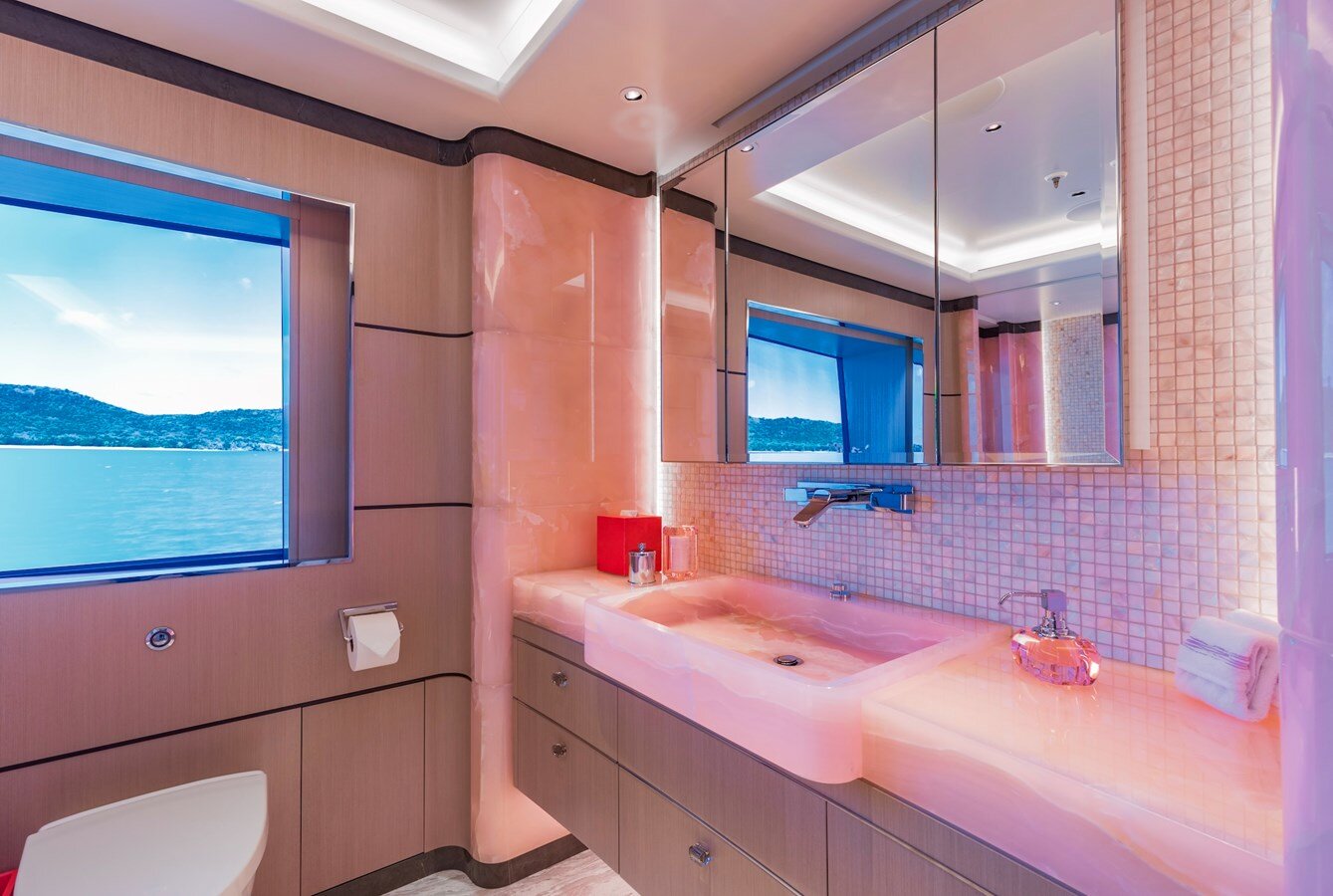 2021-lurssen-182-1-b60d22