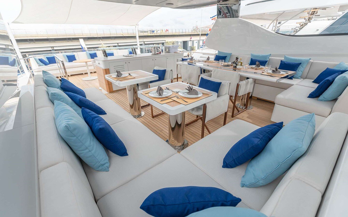 2021 MANGUSTA 108' 4