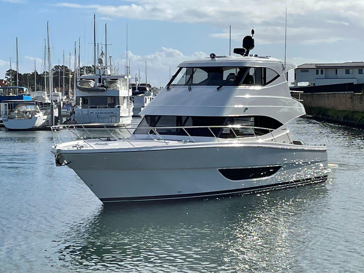 2021-maritimo-53-eefbef