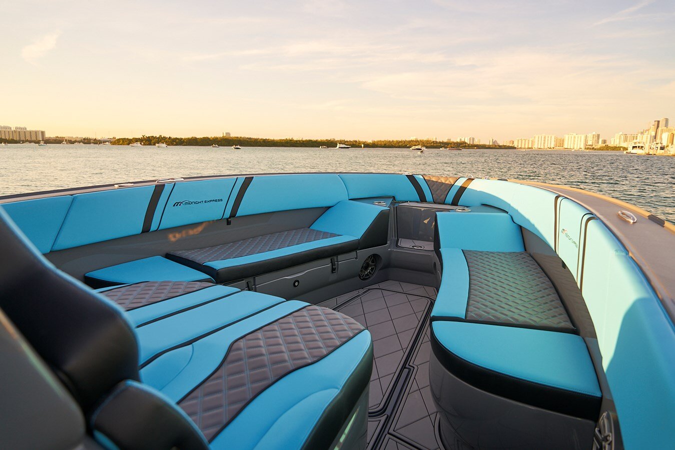 2021-midnight-express-powerboats-37-2-61b30b