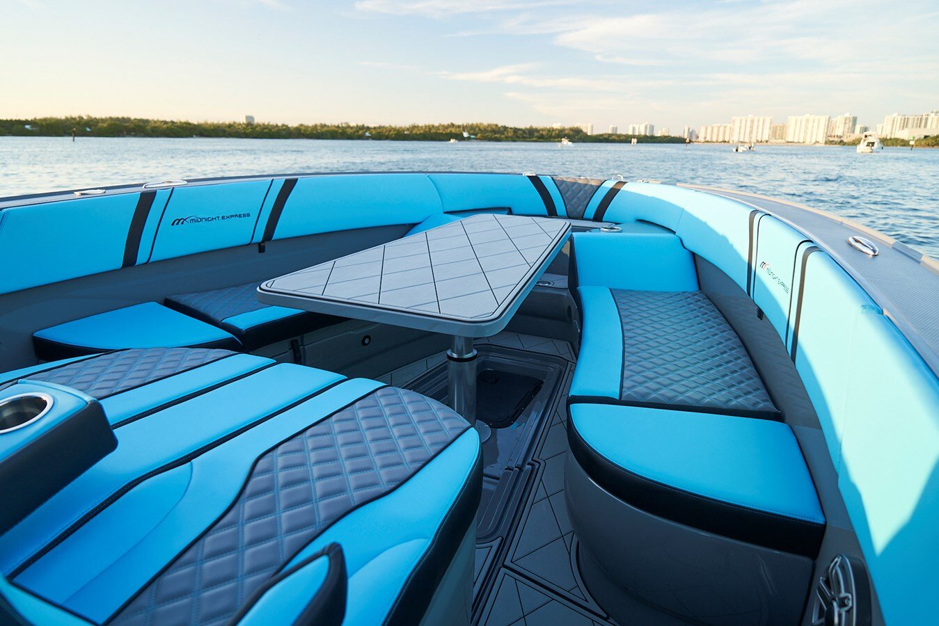 2021-midnight-express-powerboats-37-2-61b30b