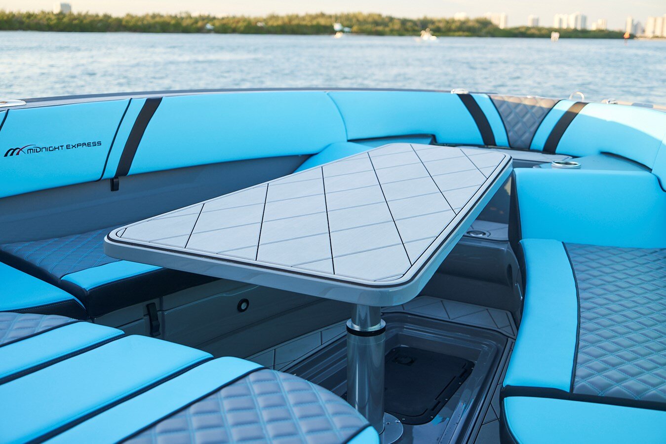 2021-midnight-express-powerboats-37-2-61b30b