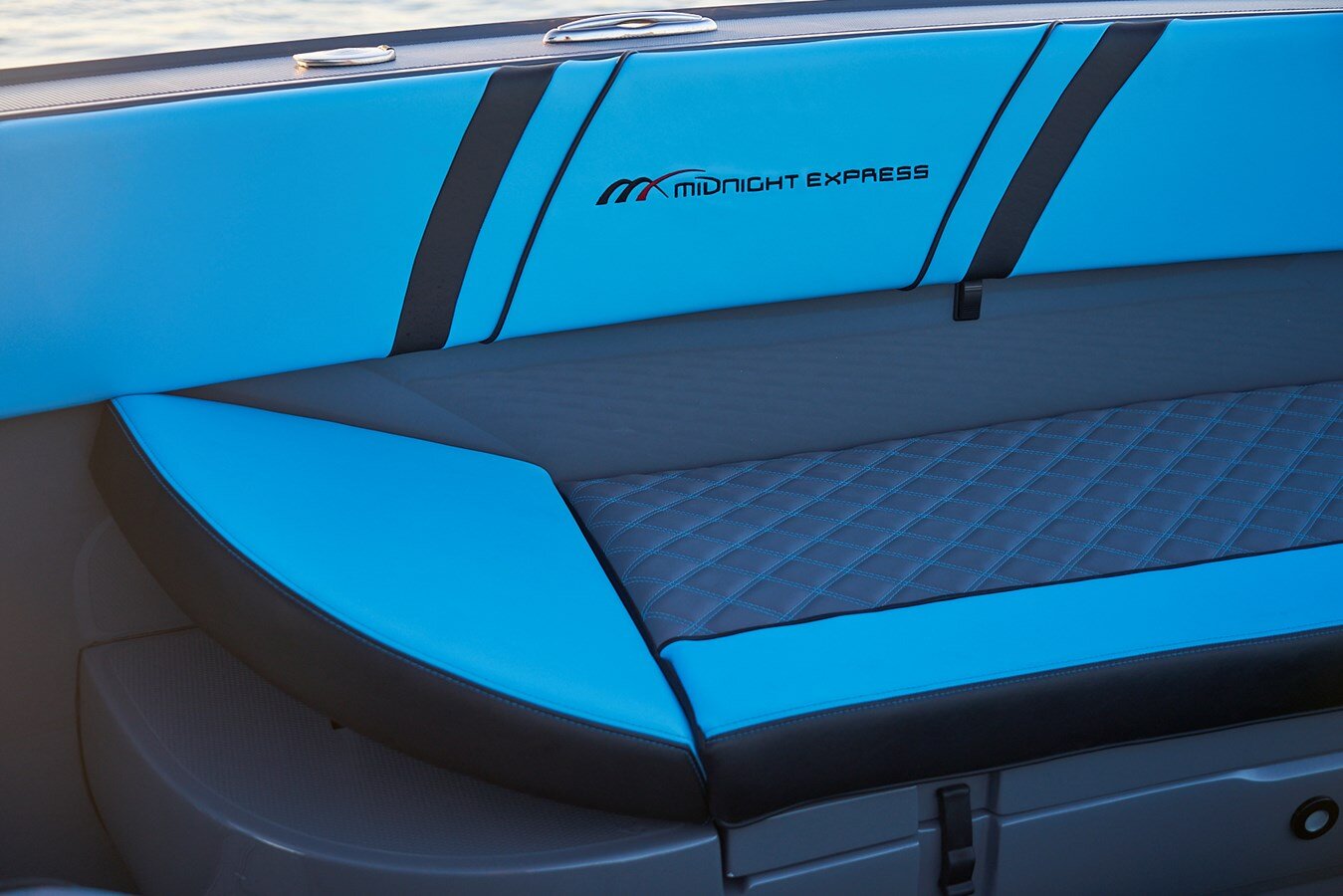 2021-midnight-express-powerboats-37-2-61b30b
