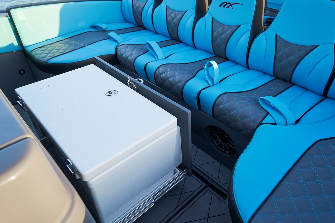 2021-midnight-express-powerboats-37-2-61b30b