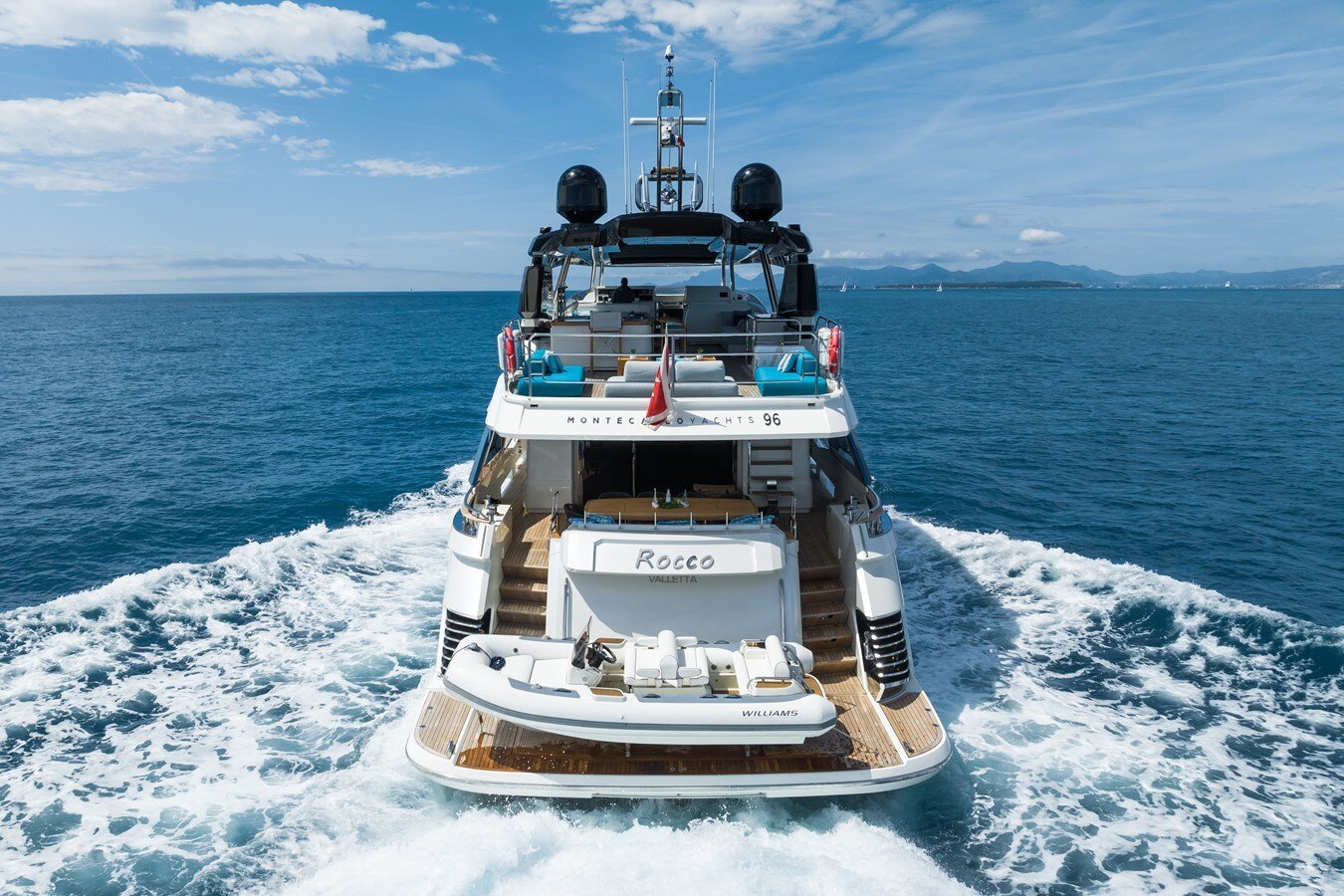 2021-monte-carlo-yachts-96-e1e1f9