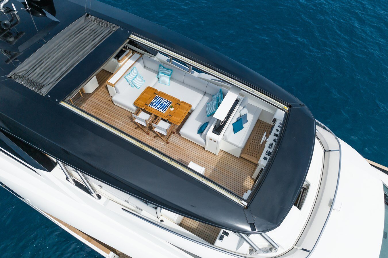 2021-monte-carlo-yachts-96-e1e1f9