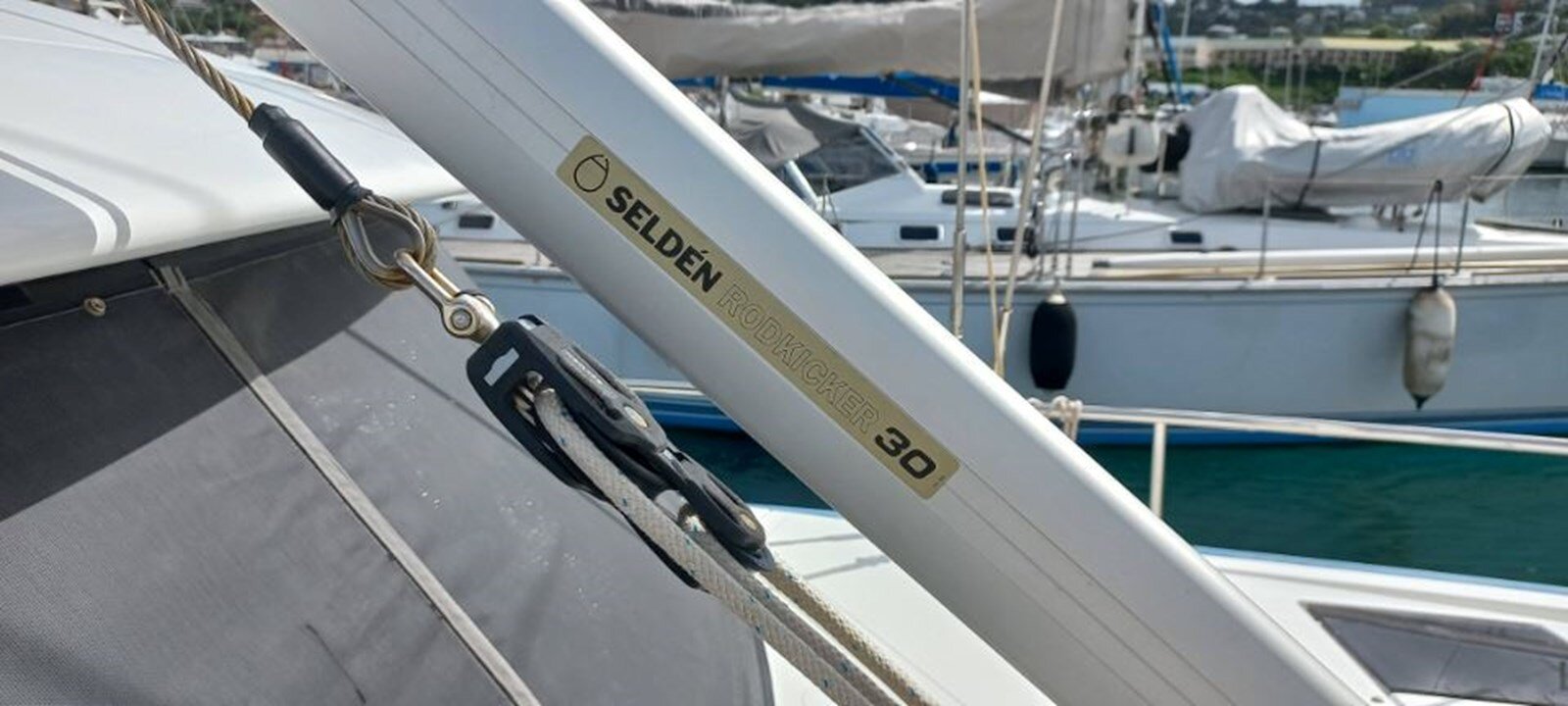 2021-moody-45-ce33cd