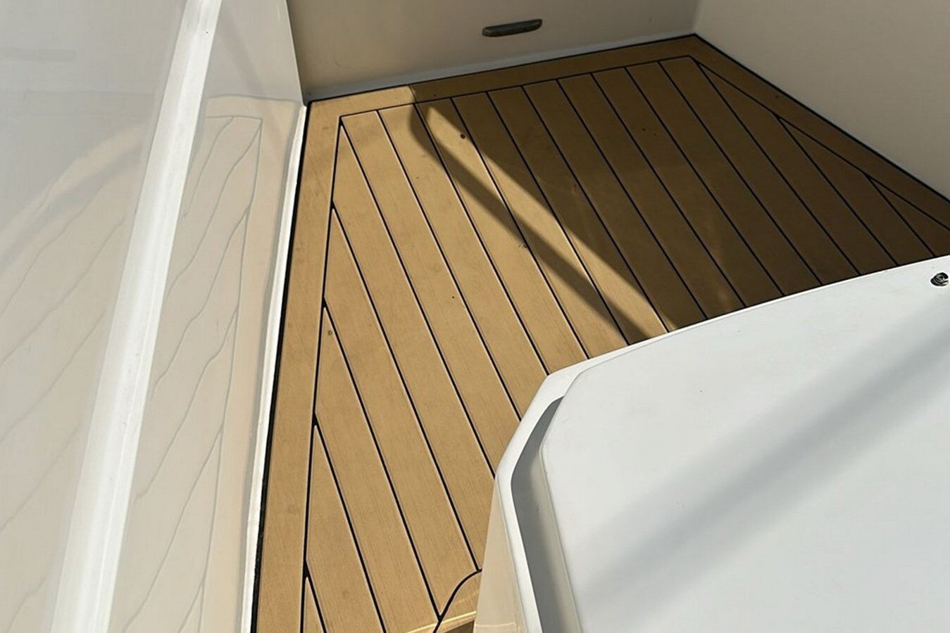 2021-nuva-yachts-19-8-d338f2