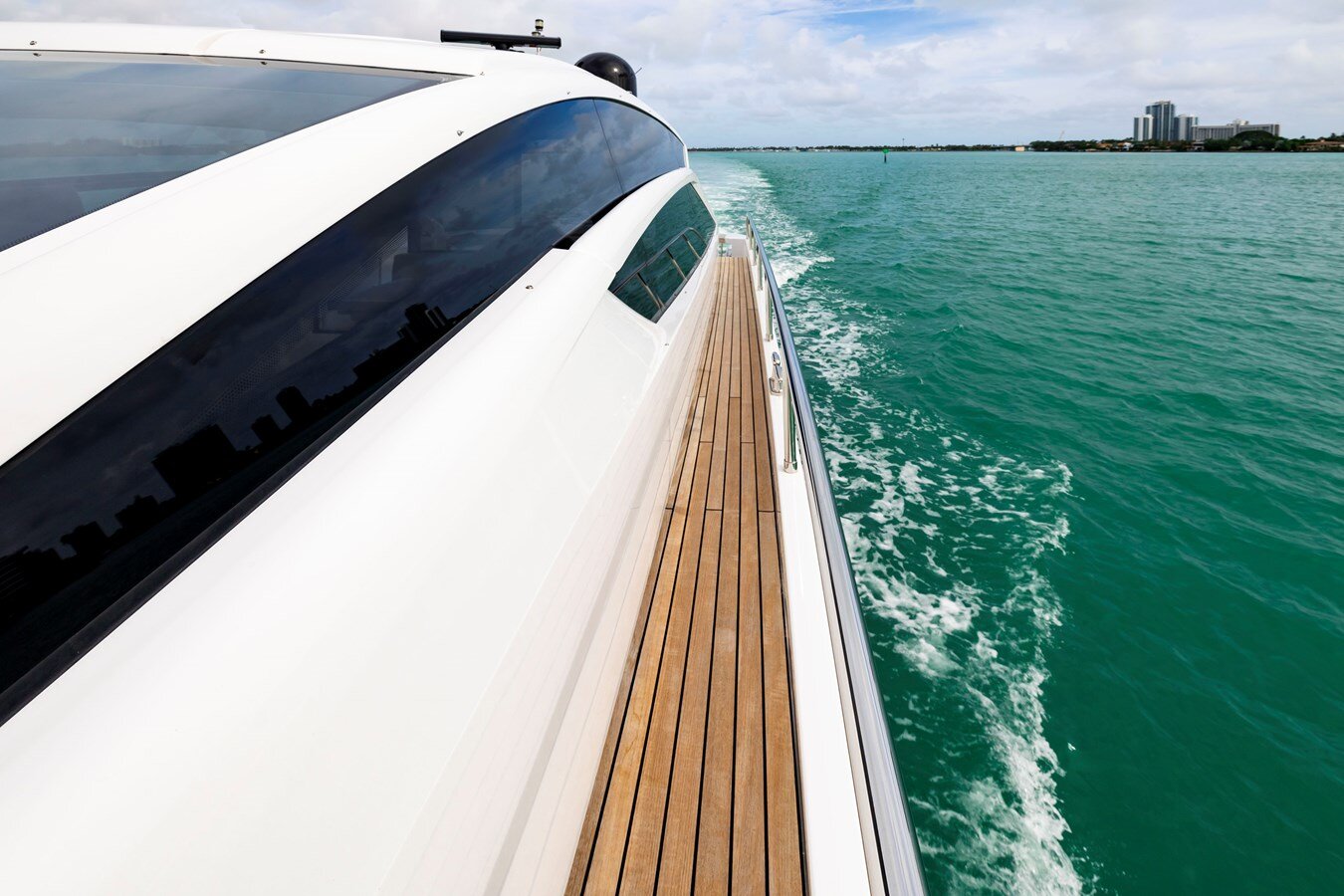 2021-pershing-62-2-de4558