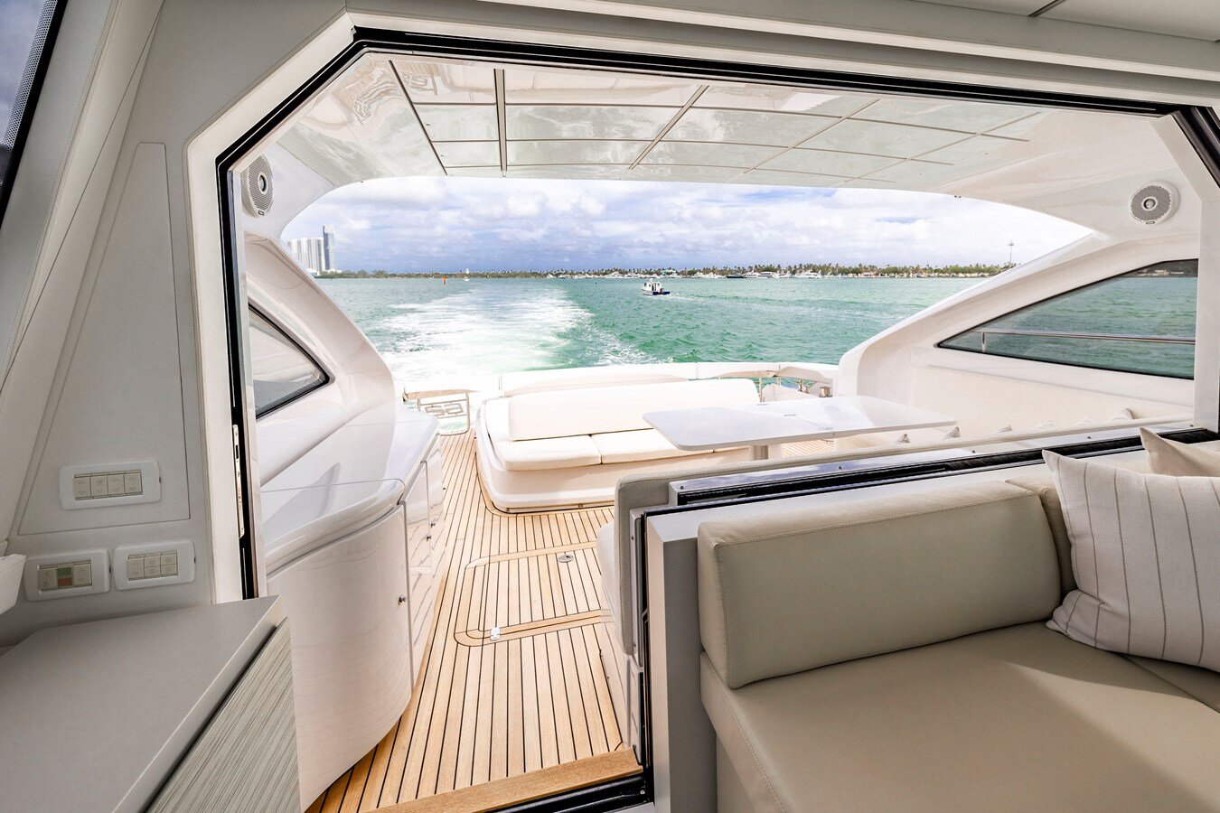 2021-pershing-62-2-de4558