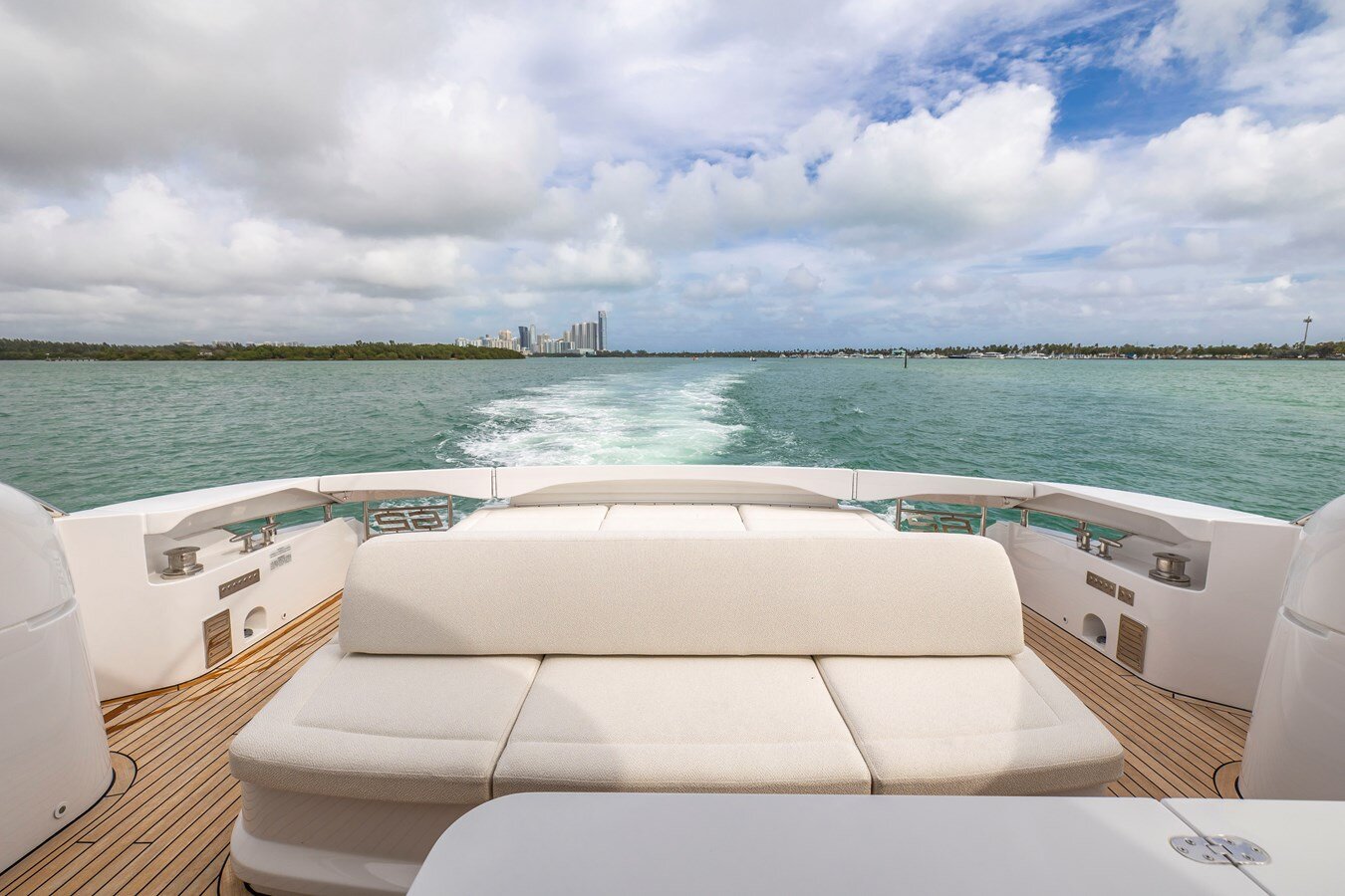 2021-pershing-62-2-de4558