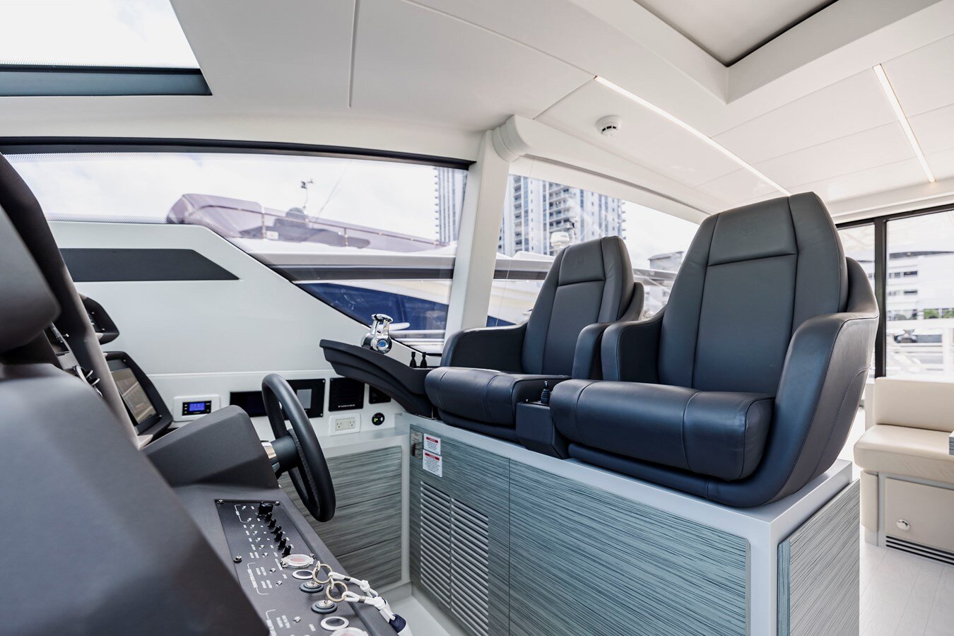 2021-pershing-62-2-de4558