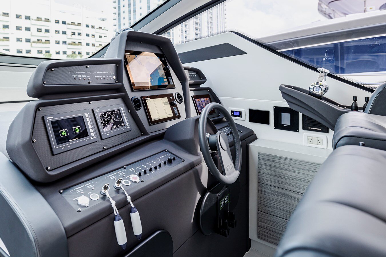 2021-pershing-62-2-de4558