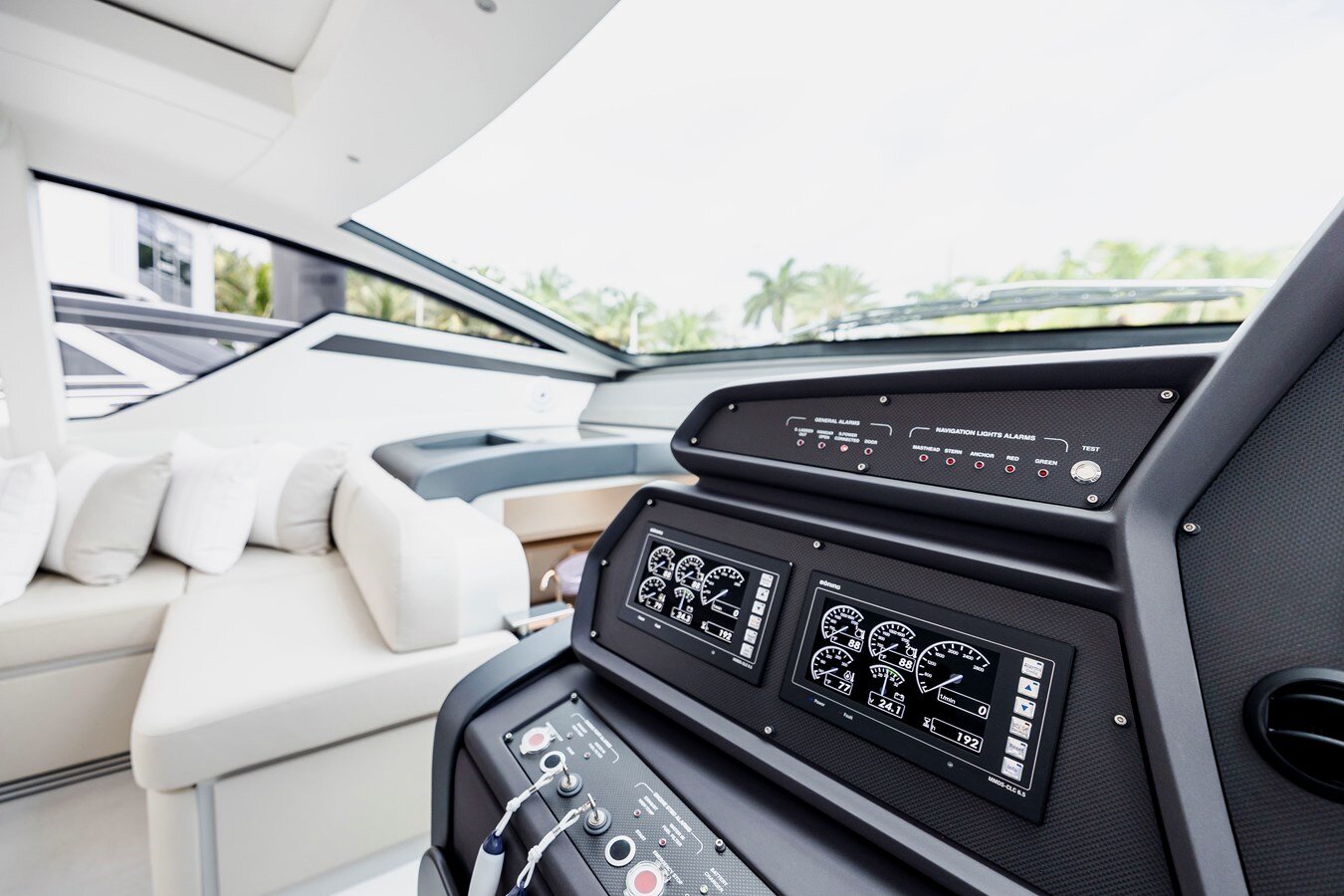 2021-pershing-62-2-de4558