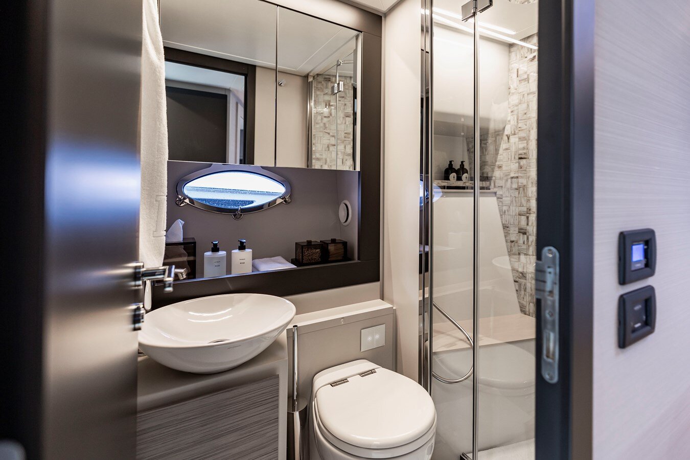 2021-pershing-62-2-de4558