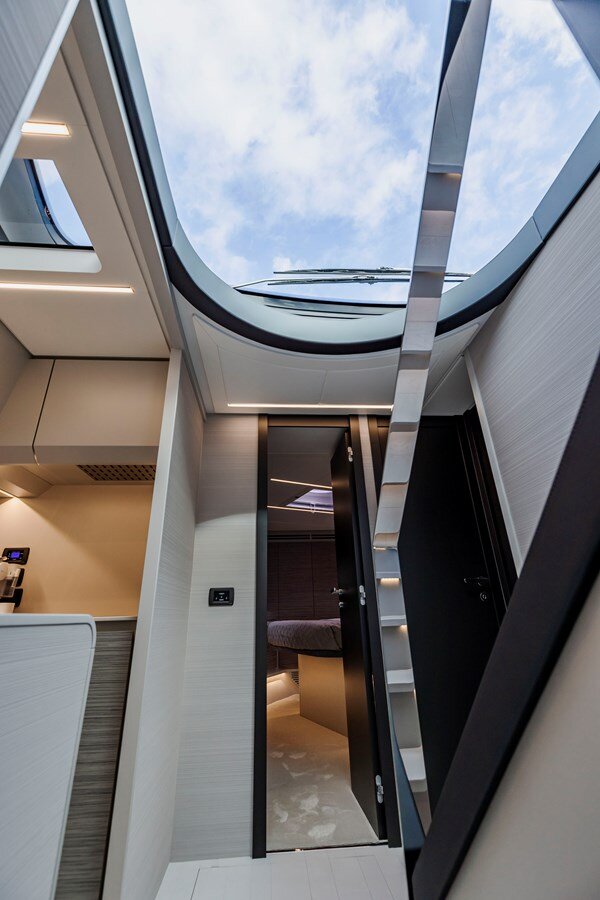 2021-pershing-62-2-de4558