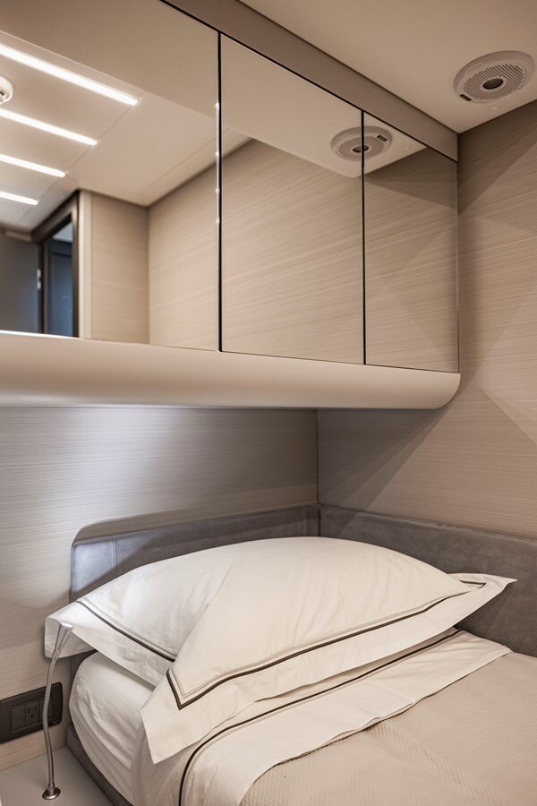 2021-pershing-62-2-de4558