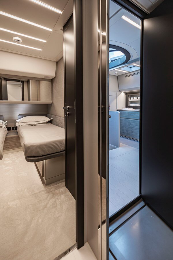 2021-pershing-62-2-de4558