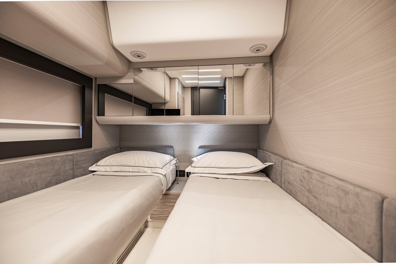 2021-pershing-62-2-de4558