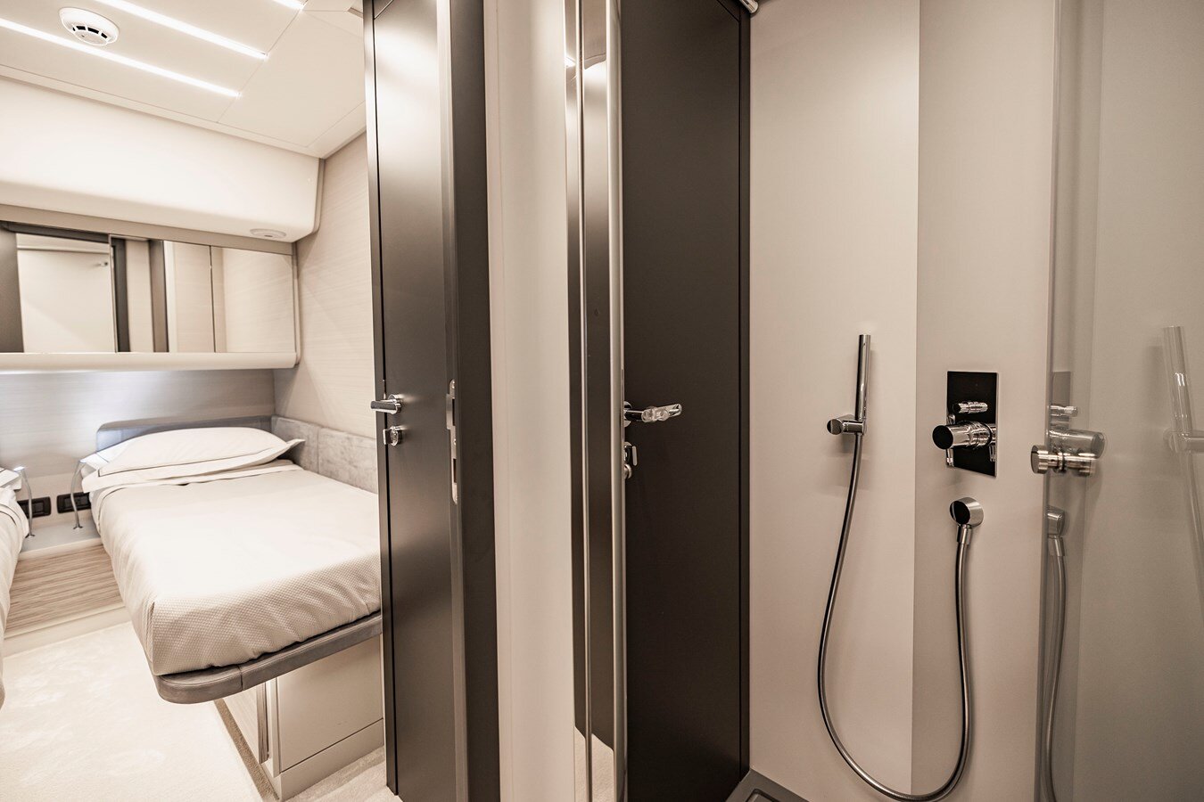 2021-pershing-62-2-de4558