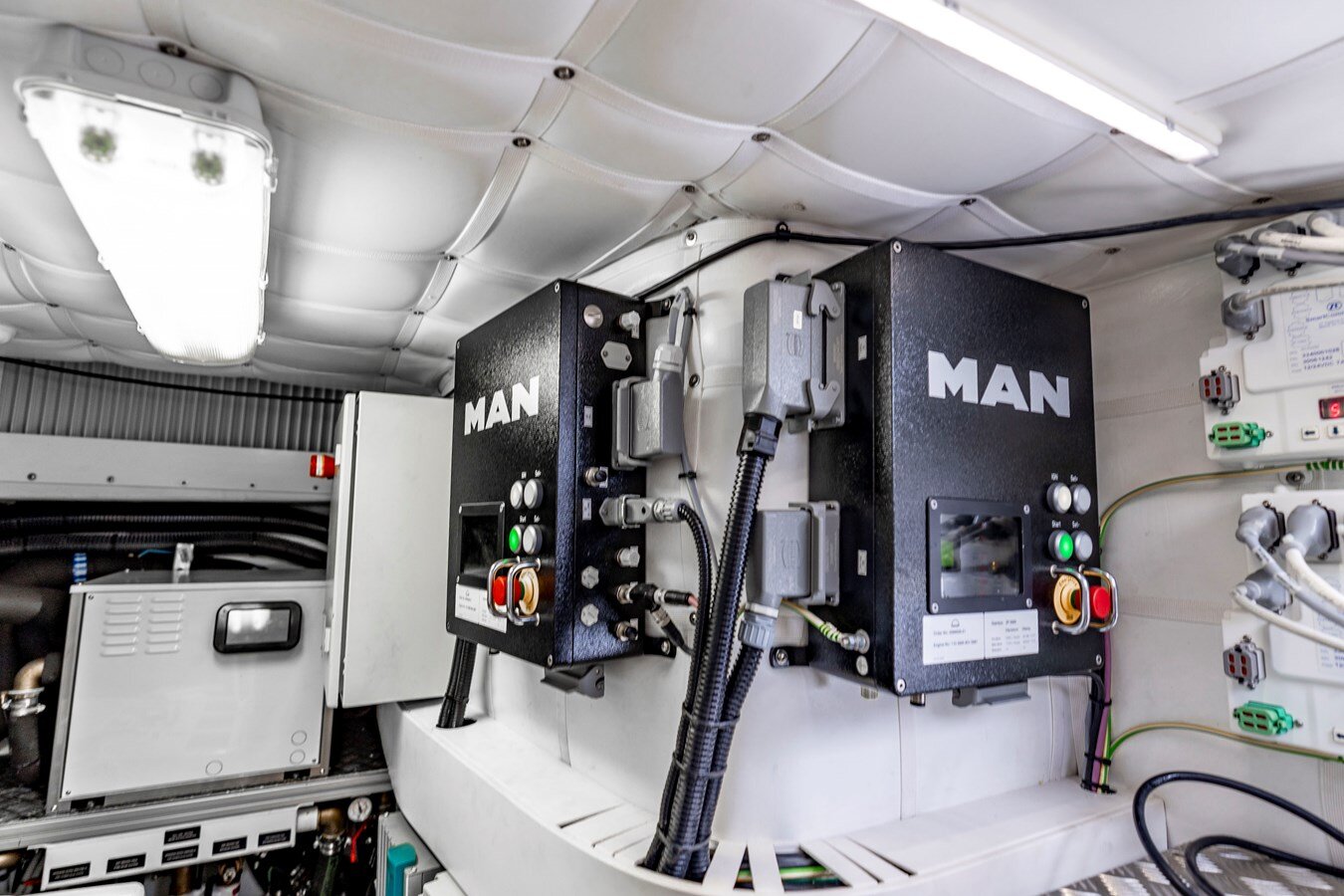 2021-pershing-62-2-de4558