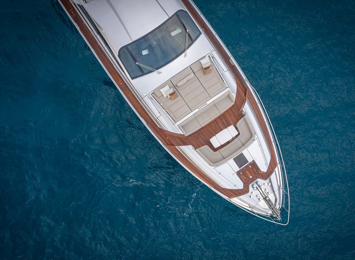 2021-pershing-92-2-d5ad48