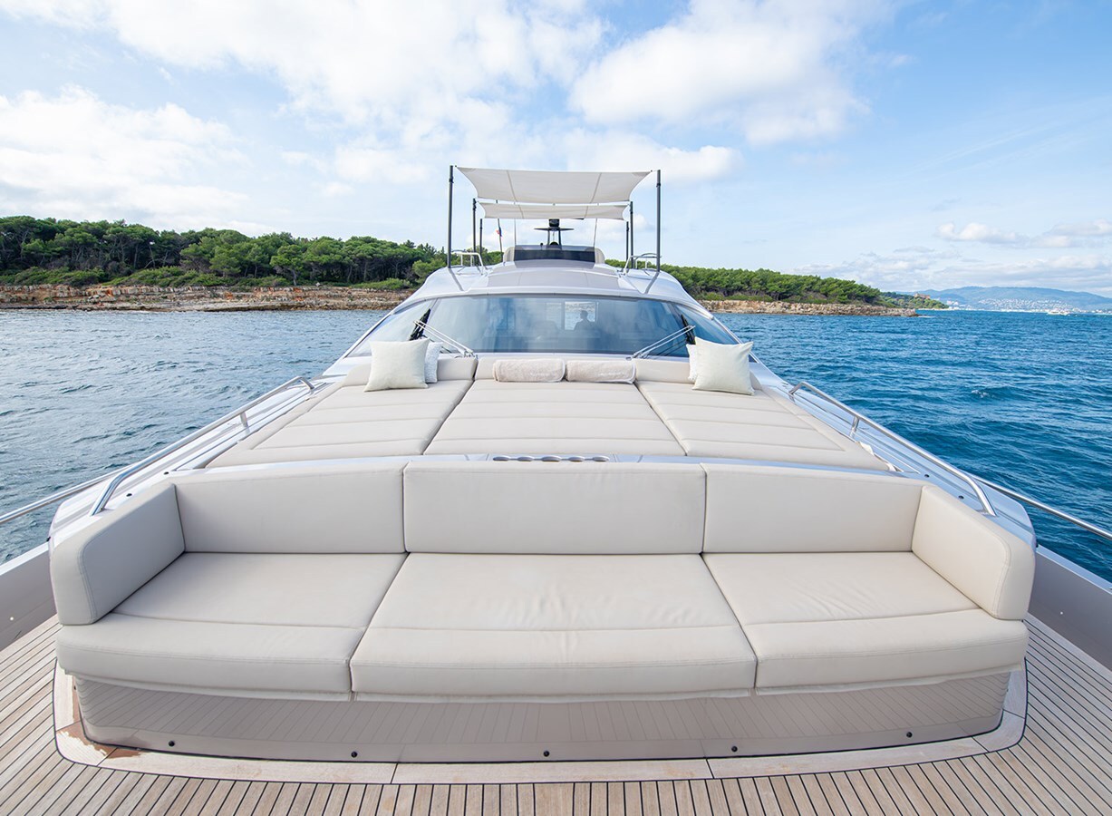 2021-pershing-92-2-d5ad48