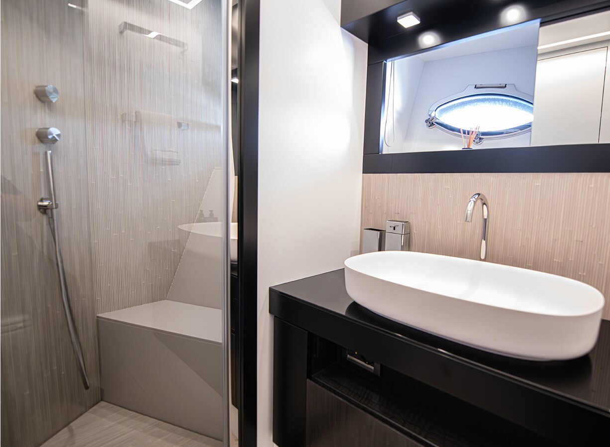 2021-pershing-92-2-d5ad48