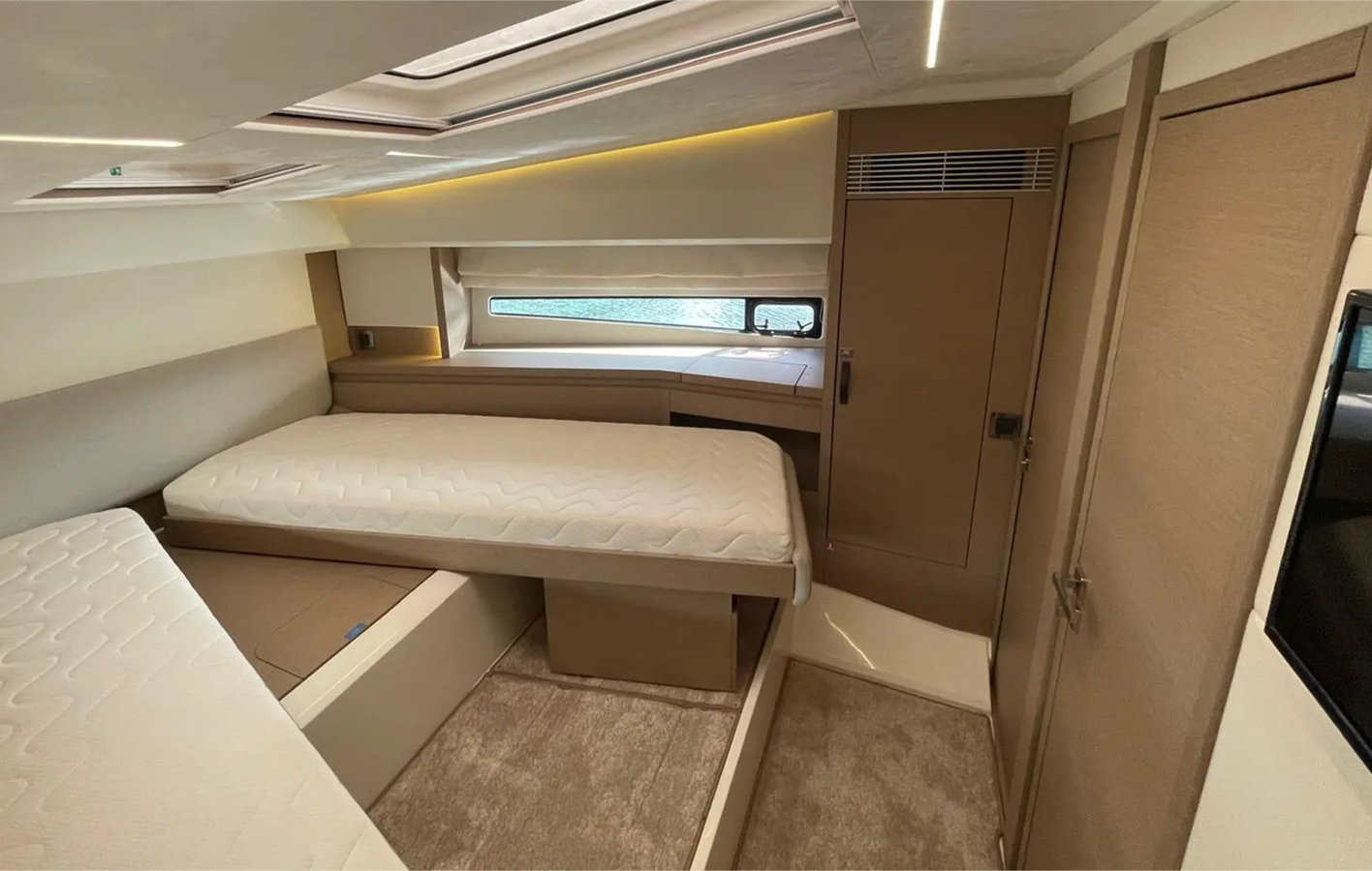 2021-prestige-41-2-e4a6a0