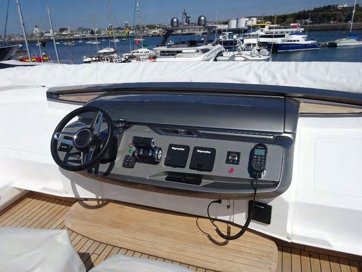 2021-princess-yachts-80-11-5218e6