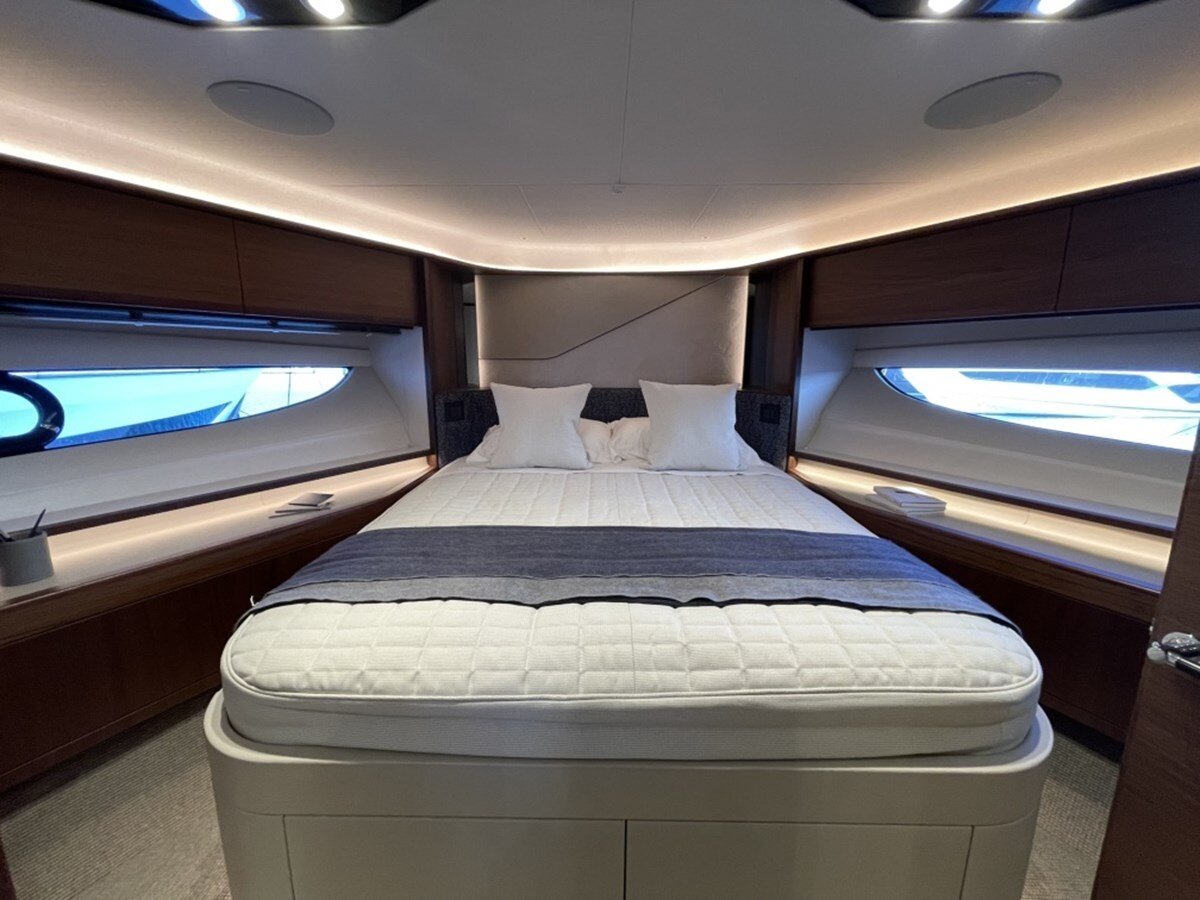 2021-princess-yachts-80-11-b0dd8e