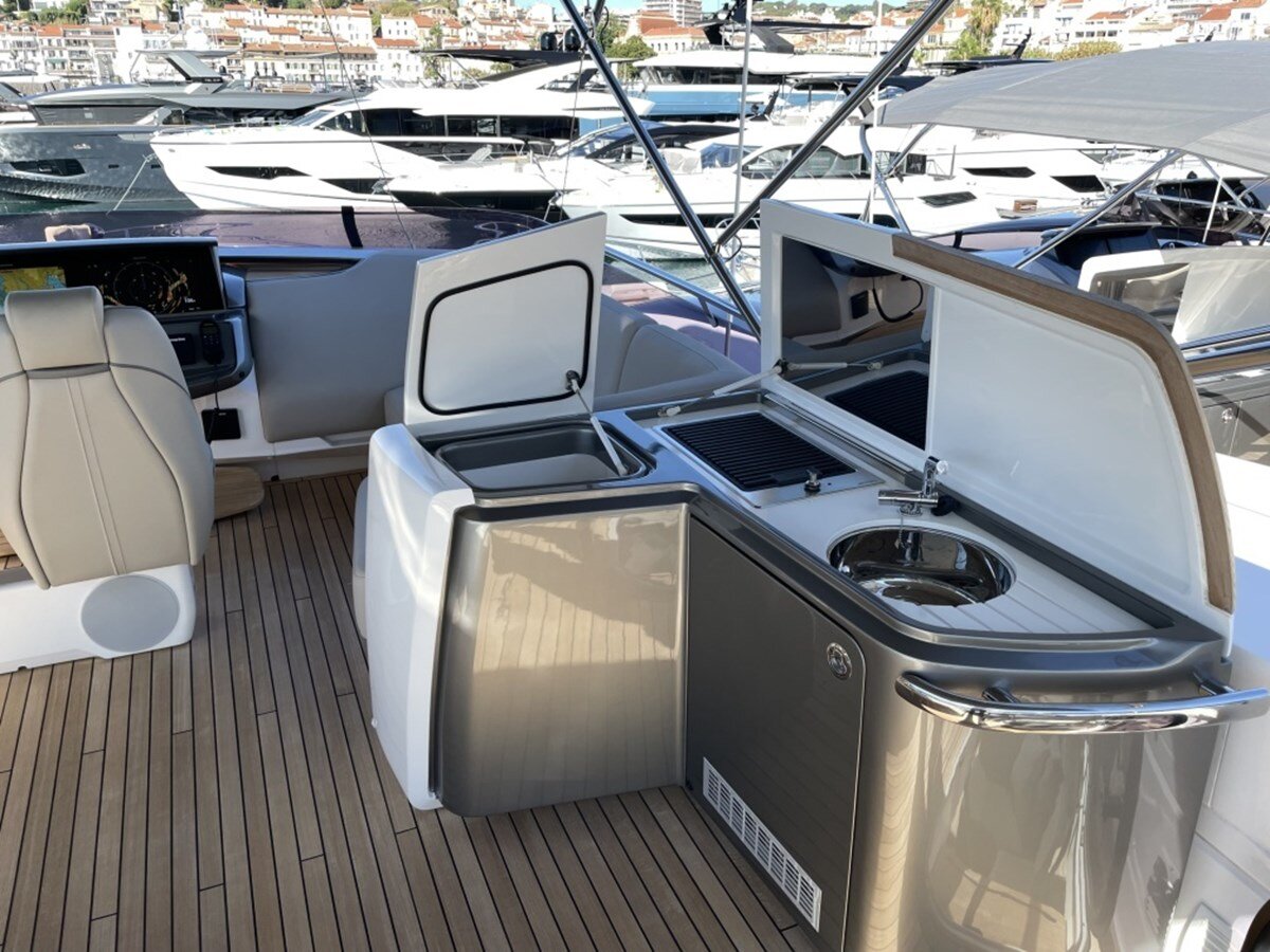 2021-princess-yachts-80-11-b0dd8e